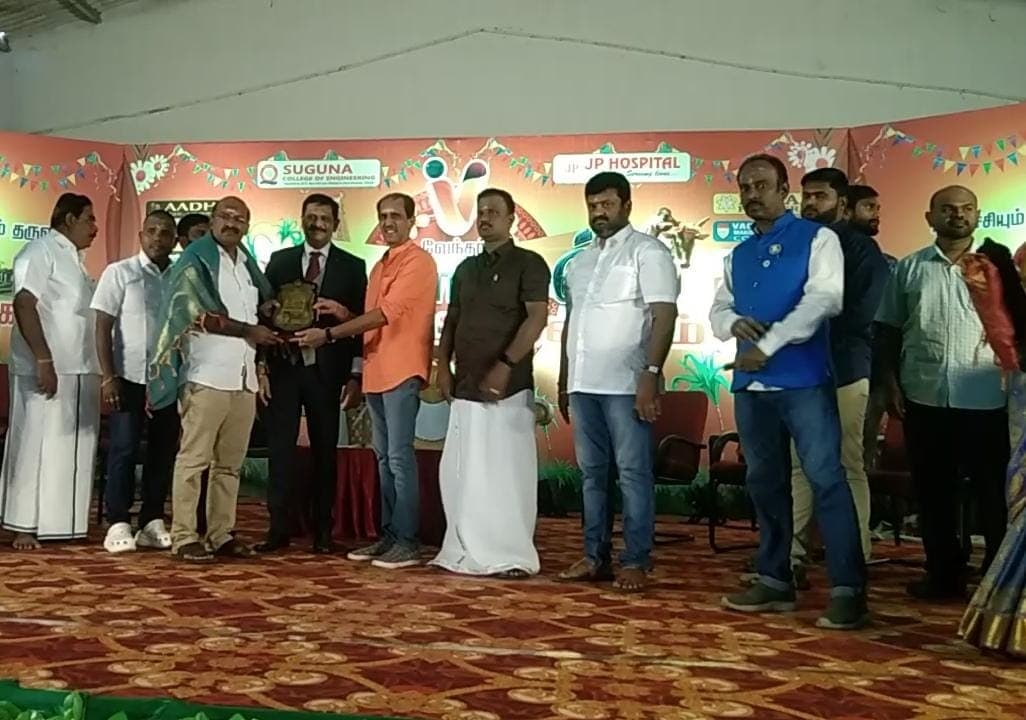 சேவை சக்கரவர்த்தி தம்பதியர்